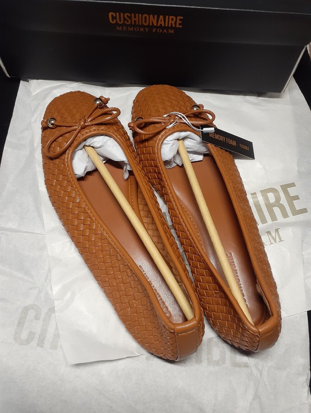 Brand New Cushionaire Audrey 8½ Ballet Flats Cognac
